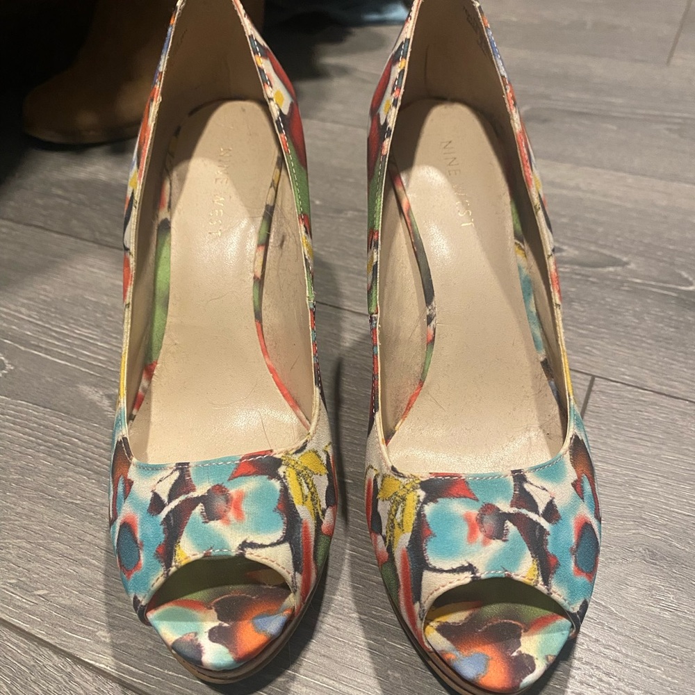 Nine West Peep Toe Shoes; Size 5 1/2